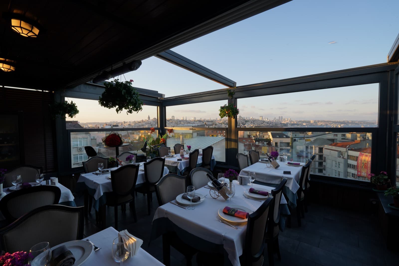 How to Get to Pino Gare from Istanbul Airport (IST) and Sabiha Gökçen (SAW)